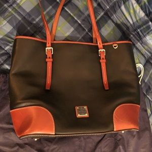 Dooney & Bourke Bucket type Shoulder Bag